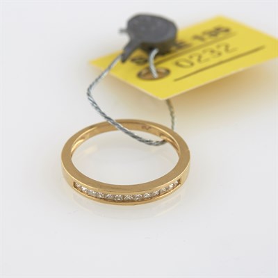 Lot 232 - Diamond Wedding Ring, 13 diamonds about 0.40...