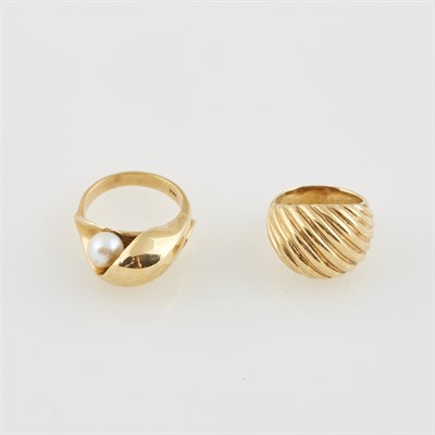 Lot 500 - Two Gold and Bead Rings, 14K 10 dwt. all