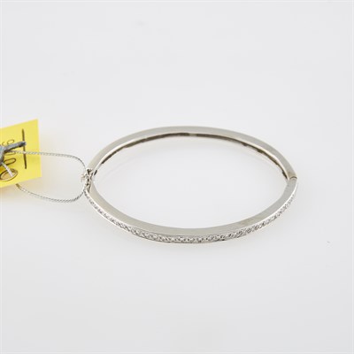 Lot 716 - Diamond Rigid Bracelet, 30 diamonds about 0.90...