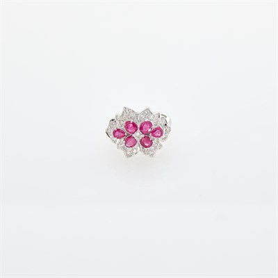 Lot 113 - White Gold, Ruby and Diamond RIng
