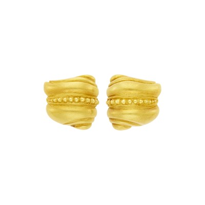 Lot 1007 - Barry Kieselstein-Cord Pair of Gold Earrings