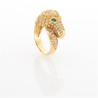 Lot 1022 - Gold, Diamond and Emerald Horse Ring