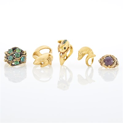 Lot 1091 - Five Gold and Colored Stone Rings