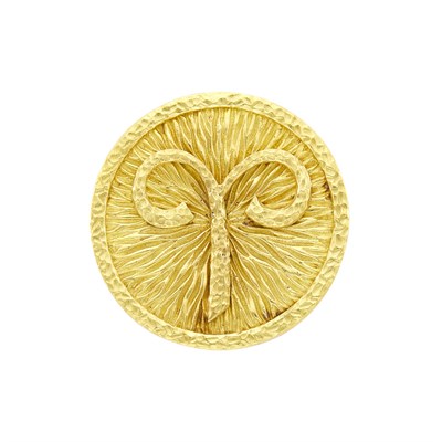 Lot 67 - David Webb Gold 'Aries' Pendant-Brooch