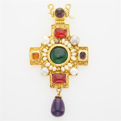 Lot 253 - Chanel Gilt-Metal, Gripoix and Glass Imitation Pearl Maltese Cross Pendant