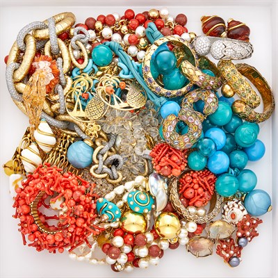 Lot 289 - Group of Costume and Bead Jewelry