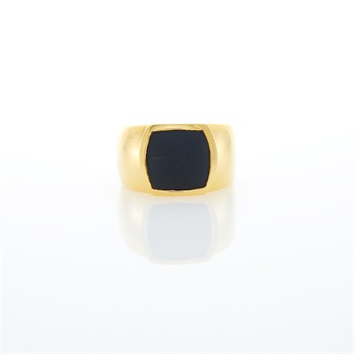 Lot 1215 - Gentleman's Gold and Black Onyx Ring