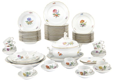 Lot 115 - Meissen Porcelain Table Service Comprising...