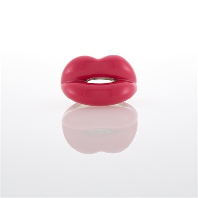 Lot 1024 - Solange Azagury-Partridge Silver and Pink Enamel 'Hotlips' Ring
