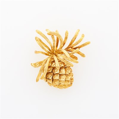 Lot 1118 - Tiffany & Co. Gold Pinecone Brooch