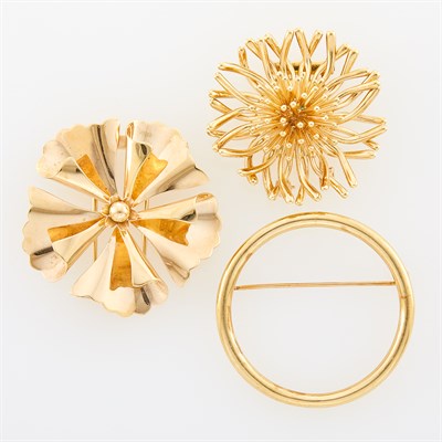 Lot 1076 - Gold Circle Pin and Two Gold Clip-Brooches