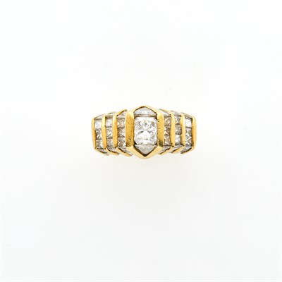 Lot 122 - Gold and Diamond Ring