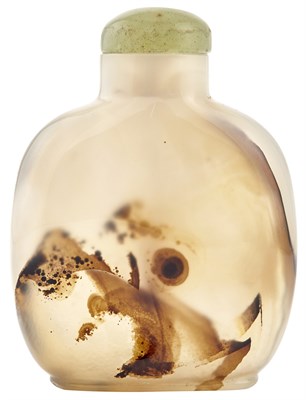 Lot 10 - A Chinese Chalcedony Snuff Bottle Qing Dynasty...