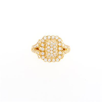 Lot 99 - Gold and Diamond Ring