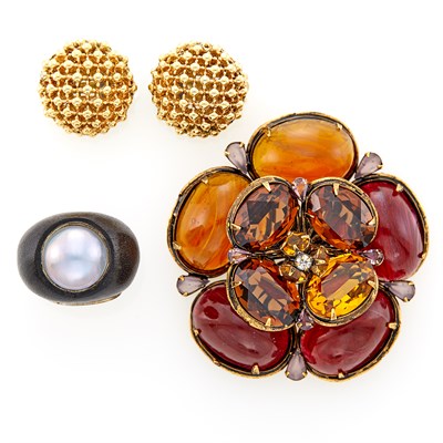 Lot 249 - Iradj Moini Brooch, Silver, Wood and Mabé Pearl Ring and Pair of Ciner Gilt-Metal Dome Earclips