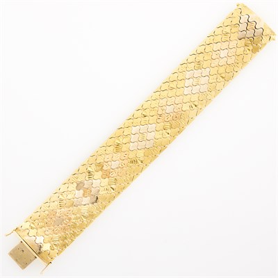 Lot 1112 - Tricolor Gold Link Bracelet