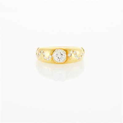 Lot 1006 - Gold and Diamond Band Ring