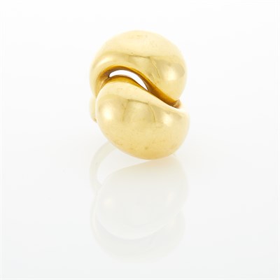 Lot 1003 - Gold Knot Ring