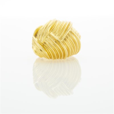 Lot 1046 - Gold Dome Ring