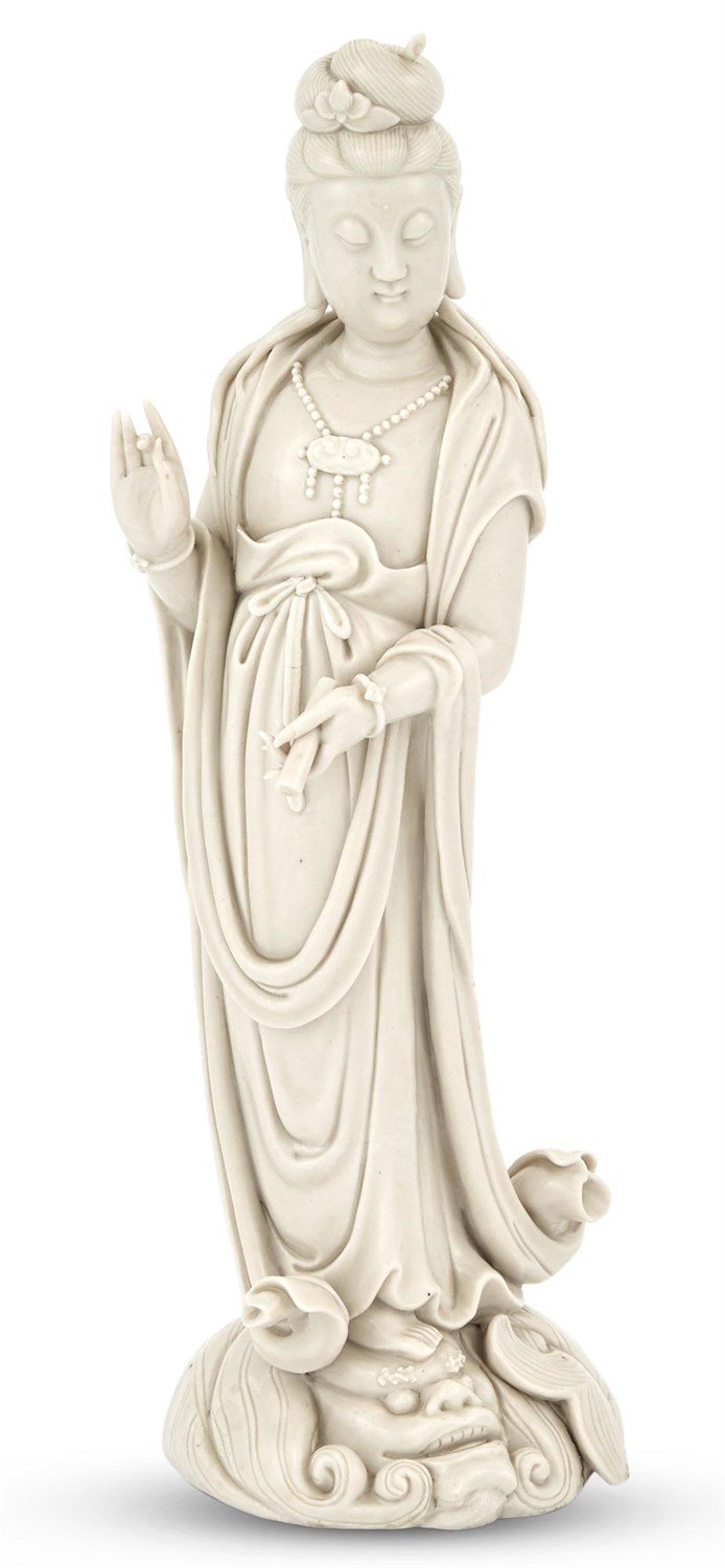 Lot 135 - A Fine Chinese Dehua Figure of Guanyin Lin...