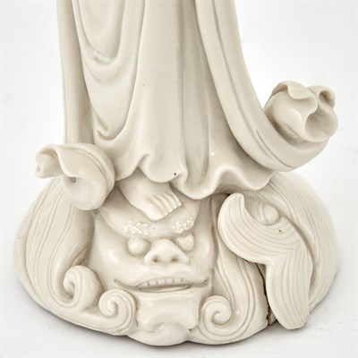Lot 135 - A Fine Chinese Dehua Figure of Guanyin Lin...