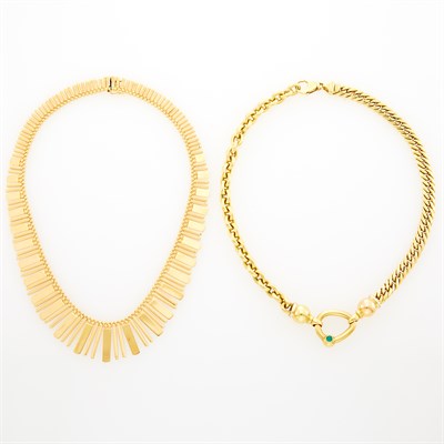 Lot 1136 - Gold Fringe Necklace and Gold and Green Chalcedony Curb Link Chain Necklace