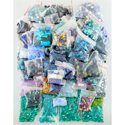 Lot 1263 - Group of Unmounted Multicolored Glass Stones