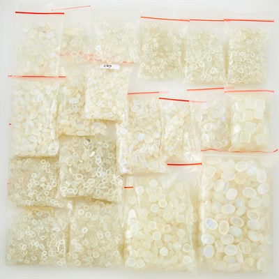 Lot 1264 - Group of Unmounted Moonstones