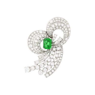 Lot 69 - Platinum, Emerald and Diamond Clip