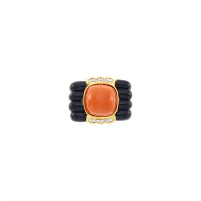 Lot 51 - Gold, Coral, Black Onyx and Diamond Ring