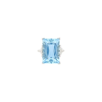 Lot 60 - Platinum, Aquamarine and Diamond Ring