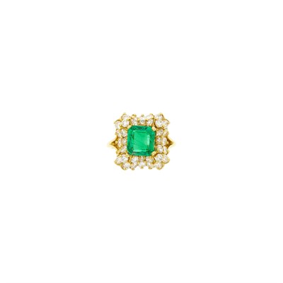 Lot 130 - Gold, Emerald and Diamond Ring