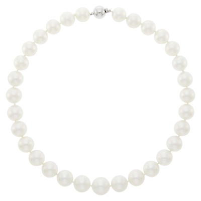 Lot 64 - South Sea Cultured Pearl Necklace with White Gold Ball Clasp