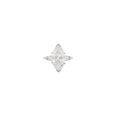 Lot 164 - Platinum and Diamond Ring
