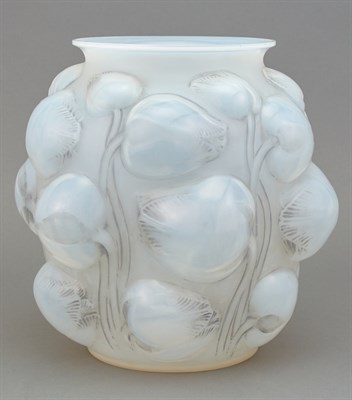Lot 161 - R. Lalique Molded Opalescent Glass Tulipes...