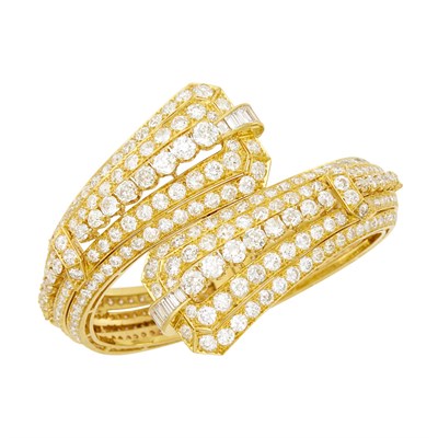 Lot 21 - Gold and Diamond Crossover Bangle Bracelet
