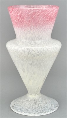 Lot 170 - Carder Steuben Art Deco Pink and White Cluthra...