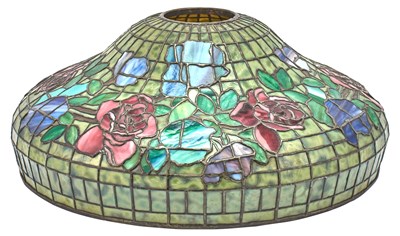 Lot 149 - Tiffany Studios Style Leaded Glass Table Lamp...