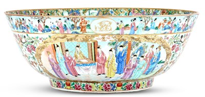 Lot 1063 - A Large and Fine Chinese Rose Mandarin...