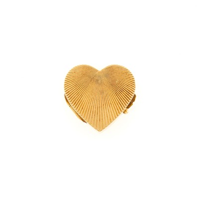 Lot 19 - Gold Heart Pill Box