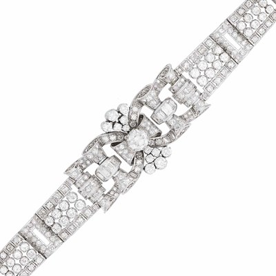 Lot 121 - Platinum and Diamond Bracelet