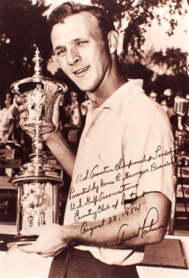 Lot 174 - [GOLF] A small group of items signed by...