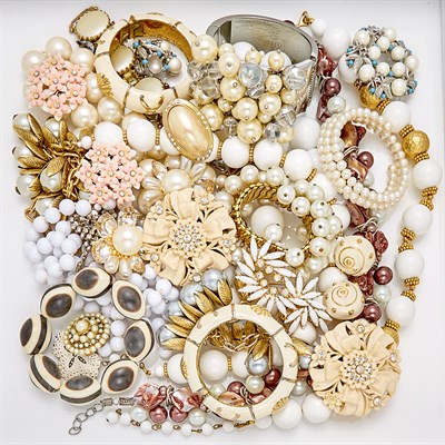 Lot 280 - Group of Imitation Pearl Costume Jewelry