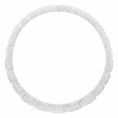 Lot 89 - White Gold and Diamond Necklace