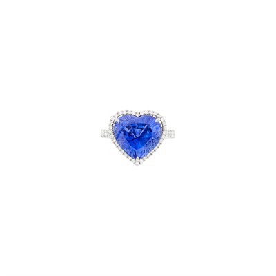 Lot 92 - White Gold, Sapphire and Diamond Ring