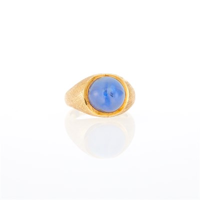 Lot 51 - Gentleman's Gold and Star Sapphire Ring