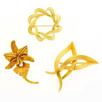 Lot 1090 - Three Gold Pins