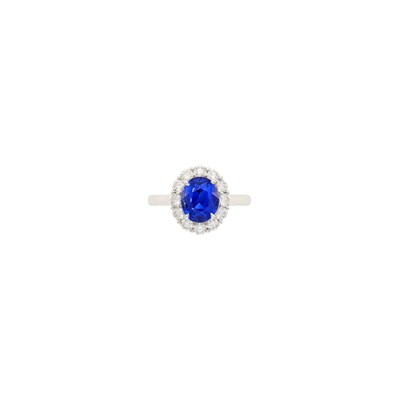 Lot 121 - White Gold, Sapphire and Diamond Ring