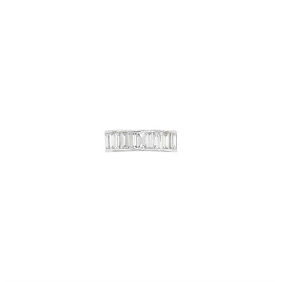 Lot 117 - Platinum and Diamond Band Ring