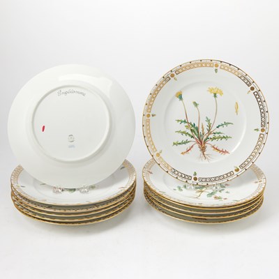 Lot 184 - Assembled Set of Twelve Royal Copenhagen Flora Danica Style Floral Decorated Porcelain Dinner Plates